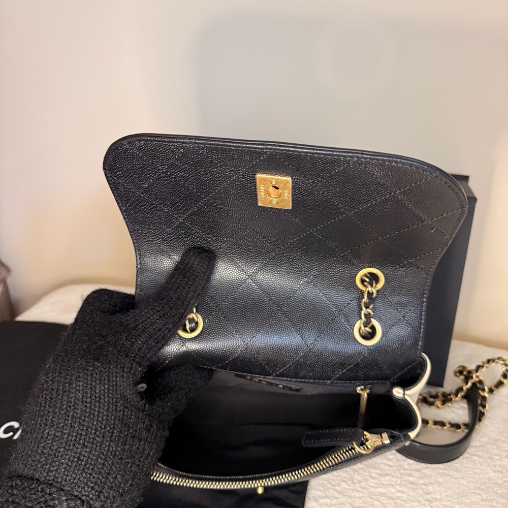 Chanel Lovely Chains Small Flap Bag Beige and Black - Picture 10 of 16